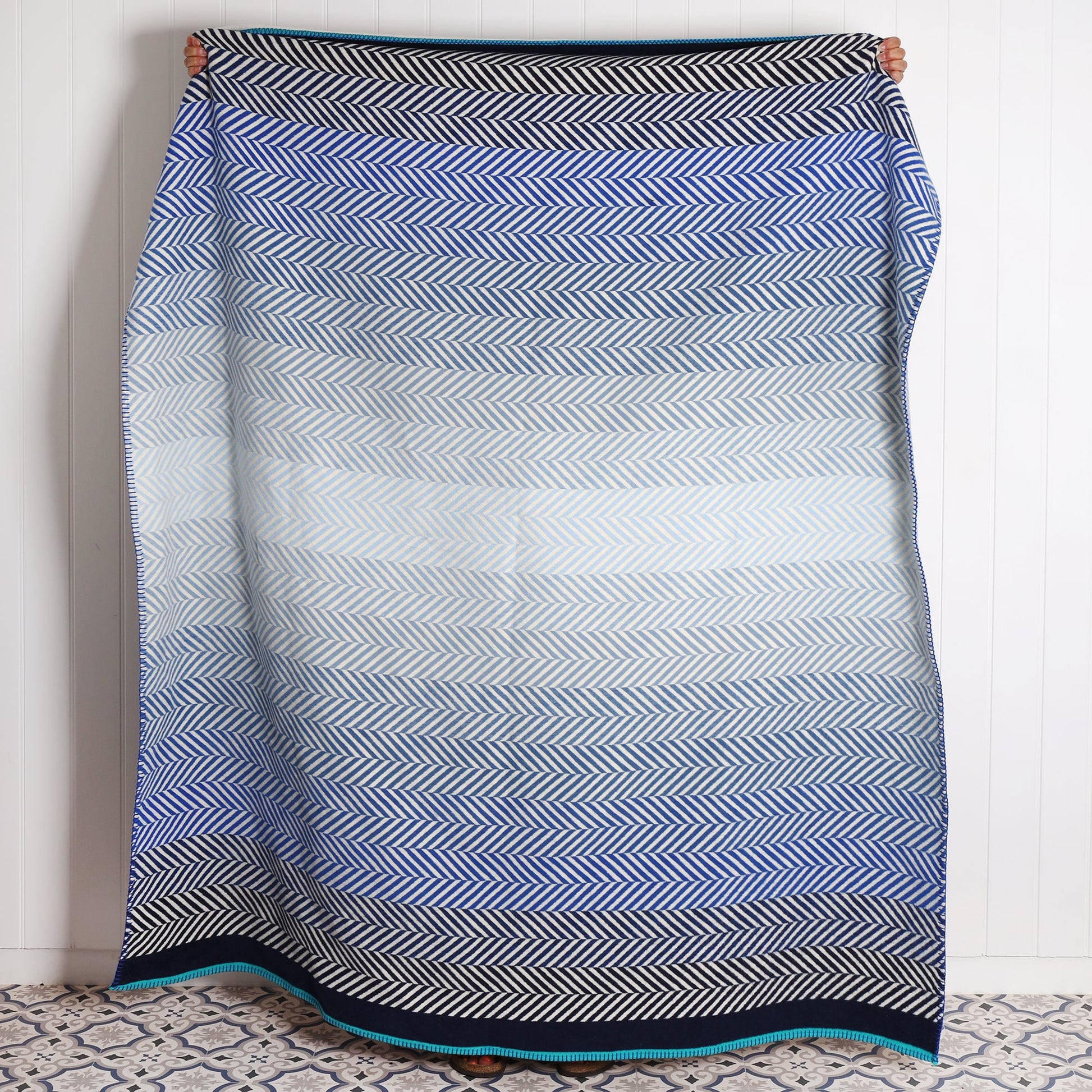 Perranporth Reversible Chevron Throw